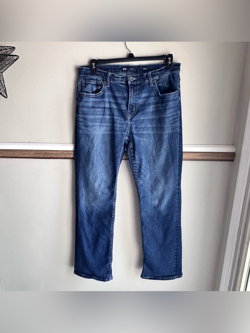 Buckle BKE Jeans Tyler Straight Denim Stretch Medium Wash
